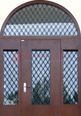 Крепкая стальная арочная дверь со стеклом и ковкой ДА-21 в Орехово-Зуево