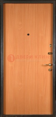 Светлая железная дверь с ламинатом ДЛ-11 в Орехово-Зуево