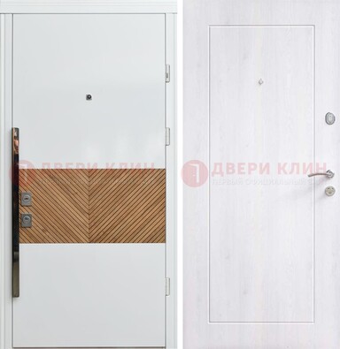 Белая железная дверь МДФ горизонтальной вставкой ДМ-265 в Орехово-Зуево