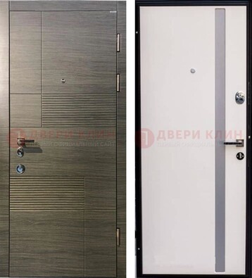 Стальная белая дверь c МДФ с молдингами ДМ-266 в Орехово-Зуево