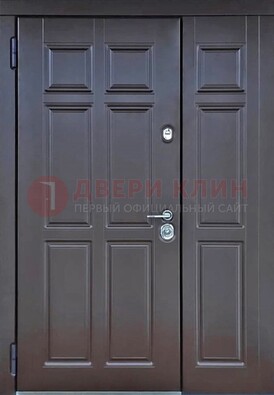 Тёмная двухстворчатая входная дверь для коттеджа с МДФ ДМ-533 в Орехово-Зуево