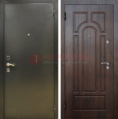 Железная темно-серая дверь с порошковым напылением и МДФ Тисненый орех ДП-275 в Орехово-Зуево