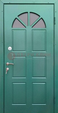 Зеленая стальная дверь со стеклом для дома ДС-28 в Орехово-Зуево