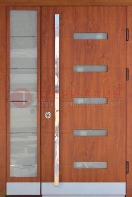 Коричневая металлическая дверь со стеклом ДС-72 в Орехово-Зуево
