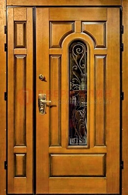 Распашная металлическая дверь со стеклом и ковкой для дома ДСК-152 в Орехово-Зуево