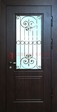 Железная дверь со стеклом и ковкой ДСК-65 для общественных зданий в Орехово-Зуево