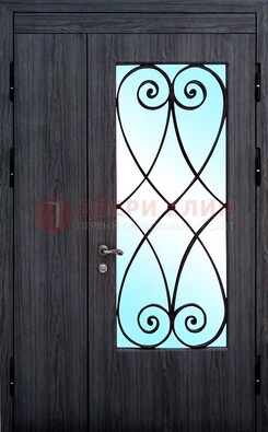Стальная дверь со стеклом и ковкой ДСК-69 в деревянный дом в Орехово-Зуево