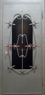 Железная дверь со стеклом и ковкой ДСК-74 для каркасного дома в Санкт-Петербурге