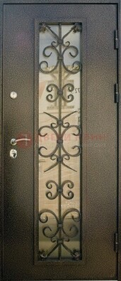 Входная дверь Дверь со стеклом и ковкой черного цвета ДСК-76 для веранды в Орехово-Зуево