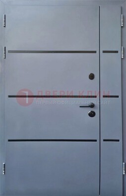 Серая металлическая тамбурная дверь с молдингами ДТМ-42 в Орехово-Зуево