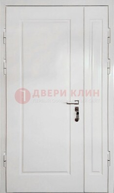 Полуторная металлическая дверь с МДФ в белом цвете ПЛ-24 в Орехово-Зуево