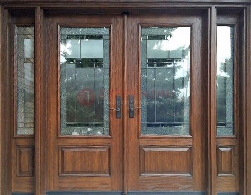 Распашная стальная дверь с массивом с витражом и фрамугами ВЖ-21 в Орехово-Зуево